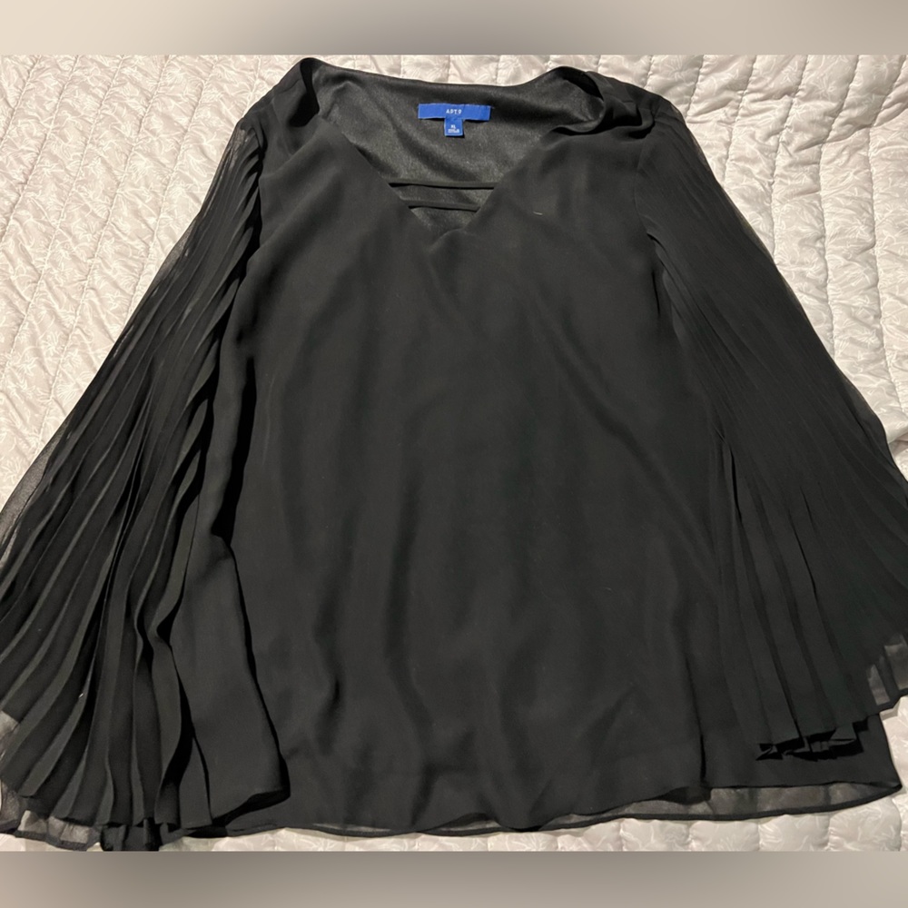 Woman’s black blouse Apt 9 XL. Long flare sleeve